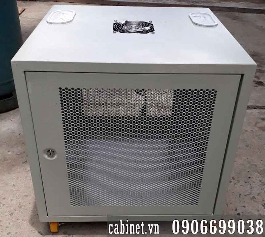 mặt trước tủ rak 10U D500