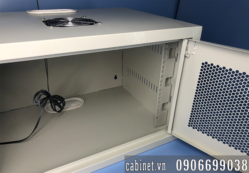 bên trong tủ rack ECP 12U