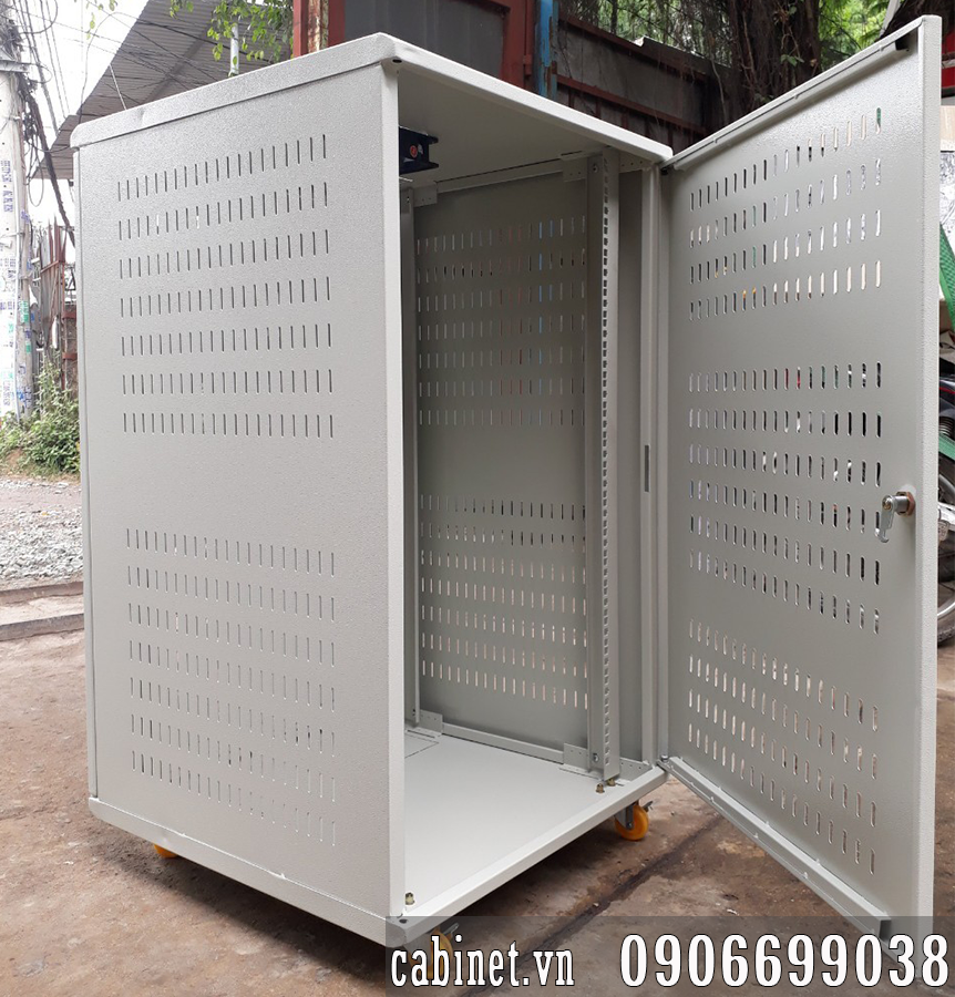 Thiết kế mặt bên Tủ rack 20U D600